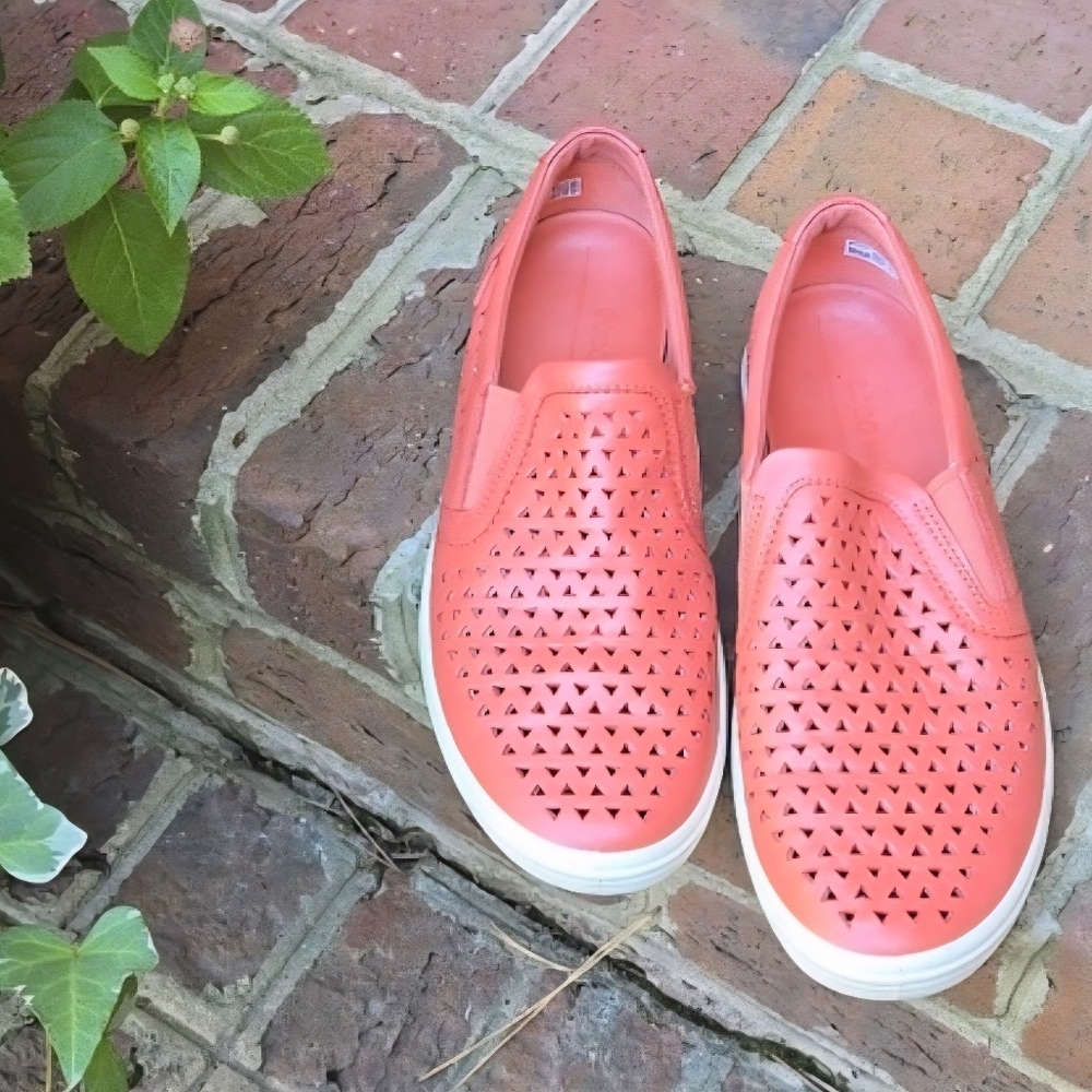 Ecco Coral Leather Slip-Ons